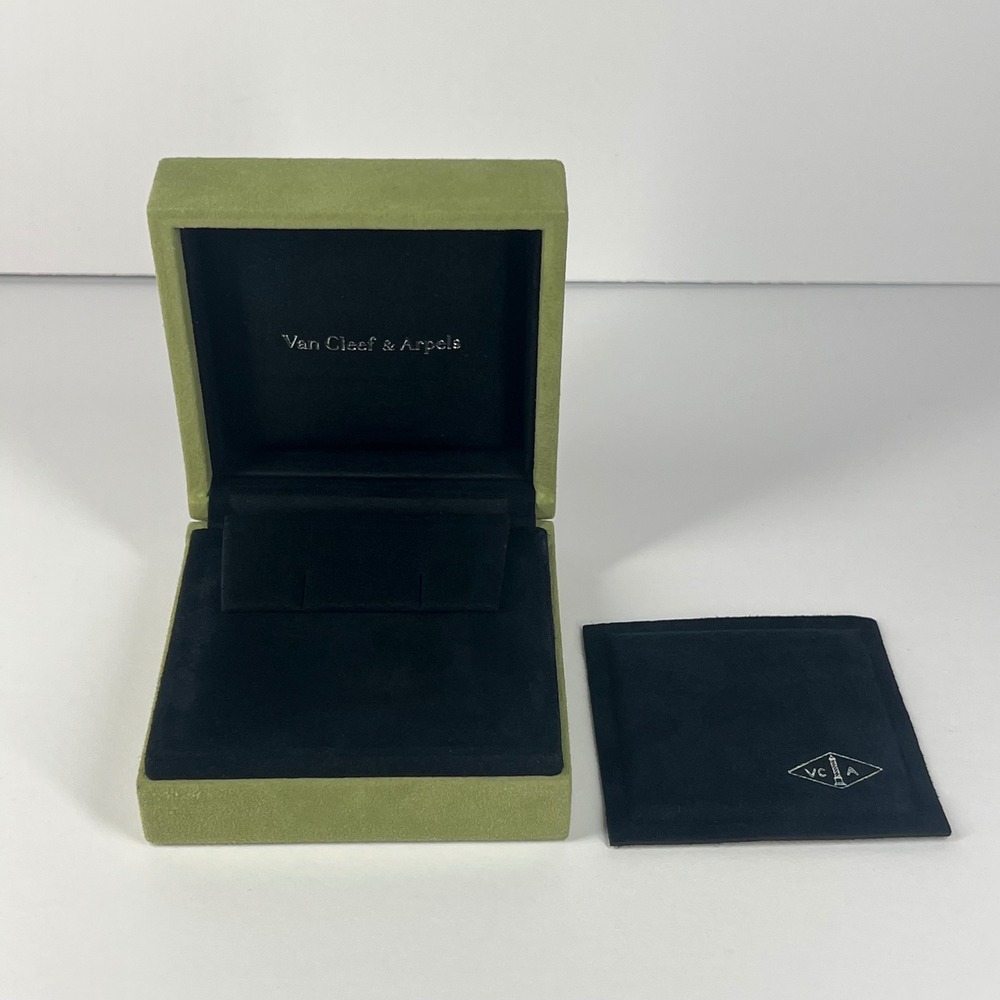 Van Cleef & Arpels Jewelry Box Earrings Necklace Green Suede Presentation Case